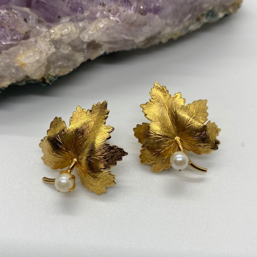 Vintage Leaf 12K Gold Earrings-Clip